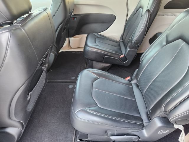 Used 2024 Chrysler Pacifica Touring-L FWD image 28