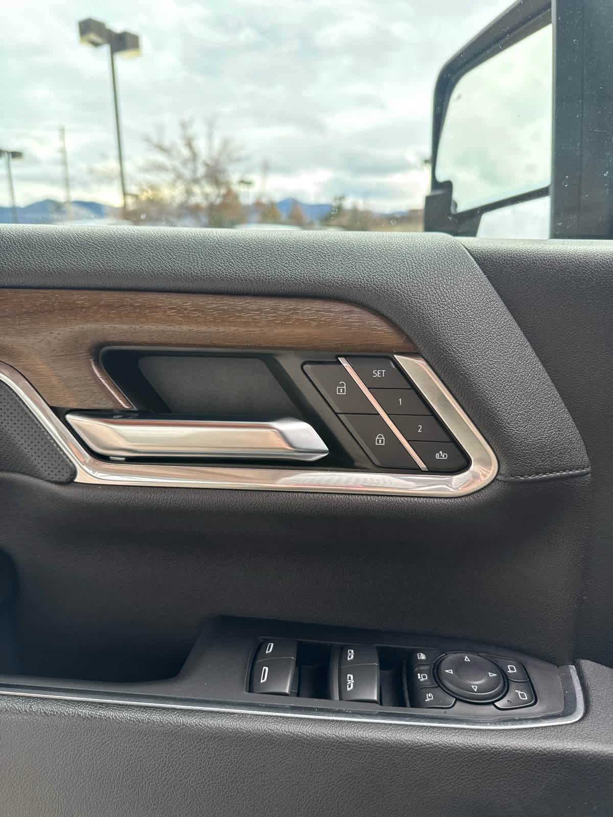 Used 2024 Chevrolet Silverado 3500 High Country w/ Technology Package image 13