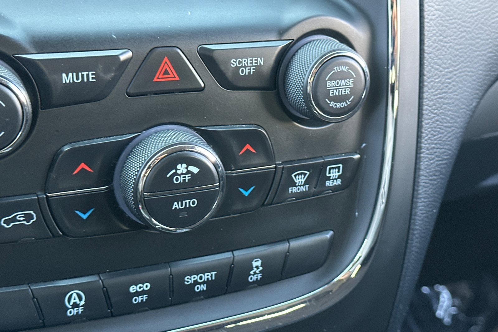 Used 2018 Dodge Durango SXT w/ Trailer Tow Group IV image 31