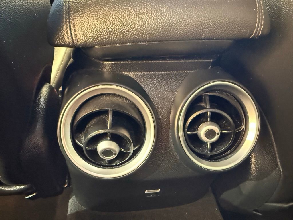 Used 2017 Alfa Romeo Giulia image 22