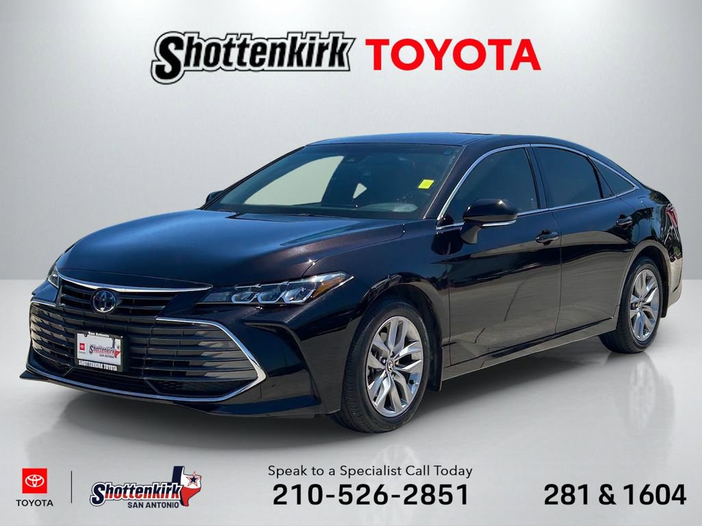 Used 2022 Toyota Avalon XLE FWD image 1
