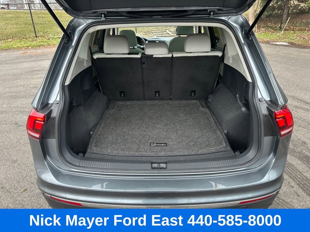 Used 2020 Volkswagen Tiguan SE w/ Panoramic Sunroof Package image 18
