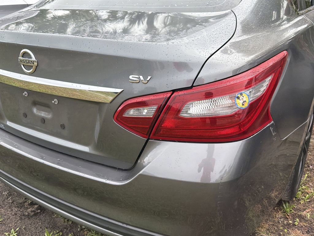Used 2018 Nissan Altima 2.5 SV FWD image 10