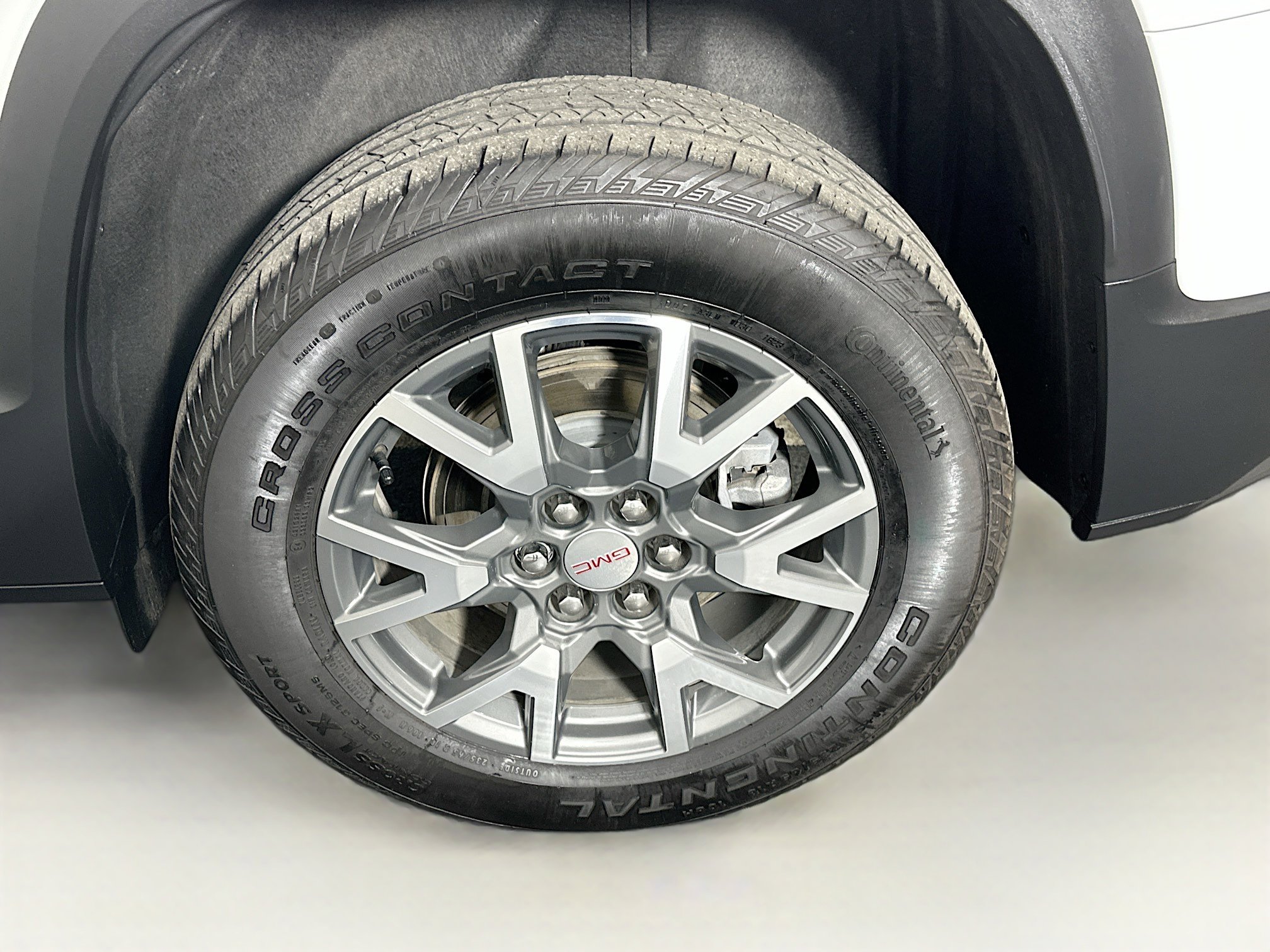 Used 2023 GMC Acadia SLE w/ Driver Convenience Package image 11