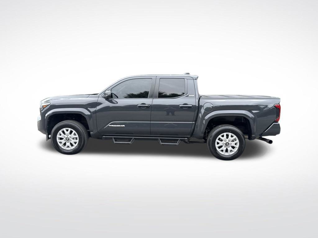 Used 2024 Toyota Tacoma SR5 AWD/4WD image 8
