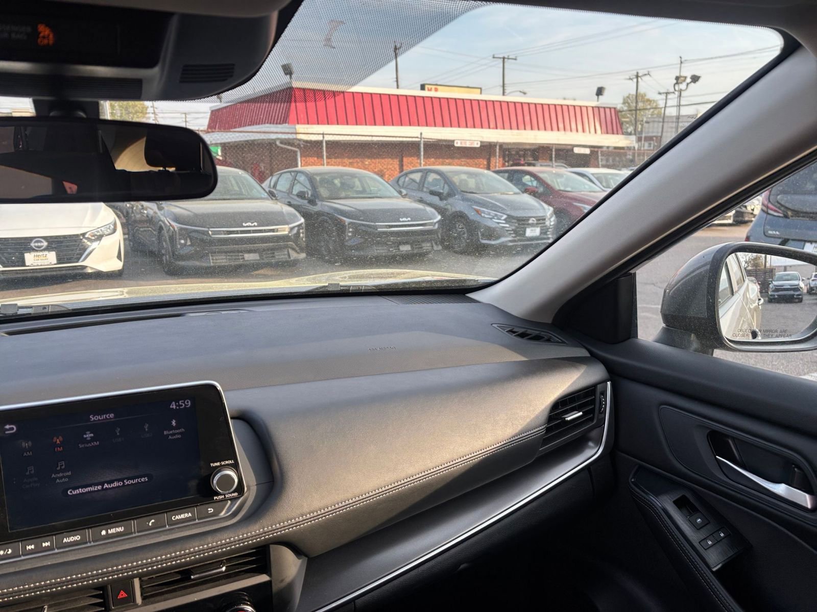 Used 2025 Nissan Rogue SV image 37