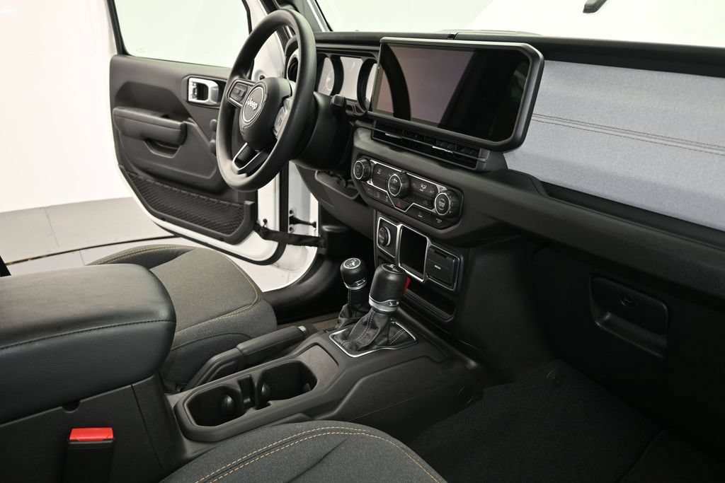 Used 2024 Jeep Wrangler Sport AWD/4WD image 12