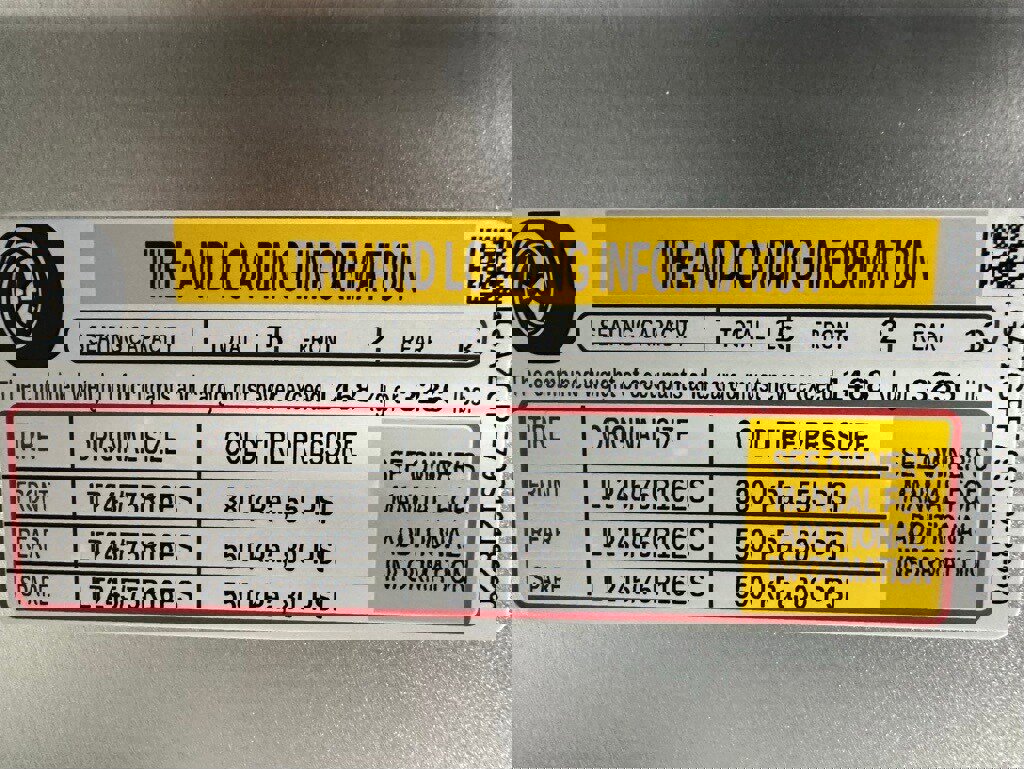 Used 2025 Chevrolet Express 3500 LT w/ LT Preferred Equipment Group image 12