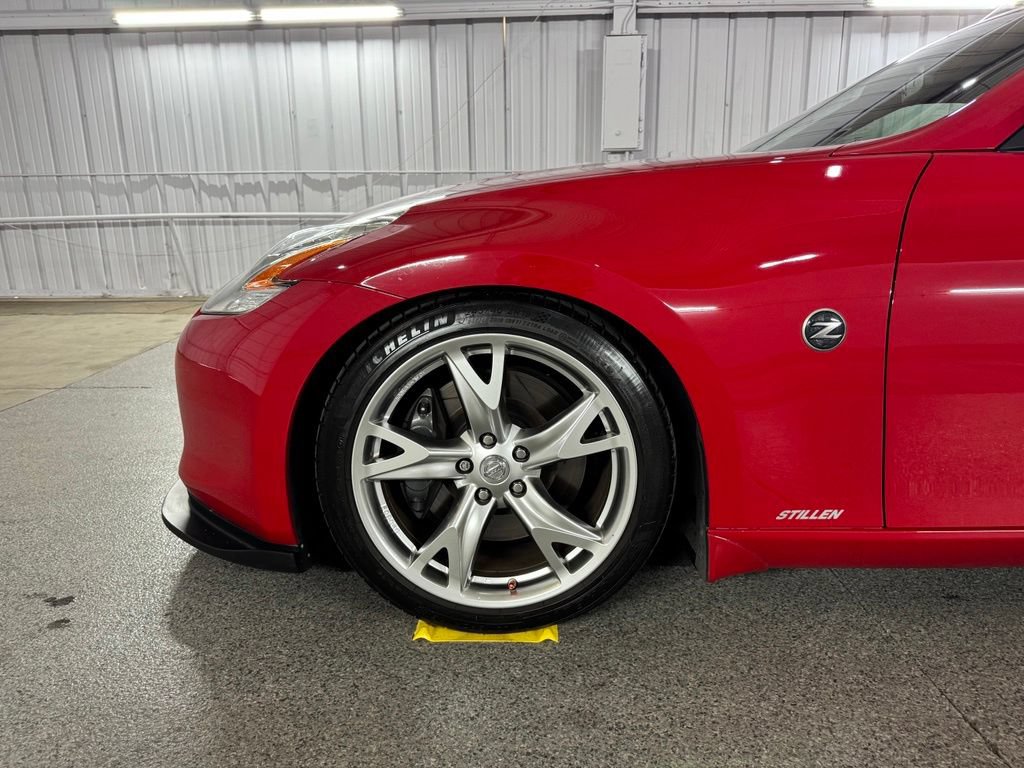 Used 2011 Nissan 370Z Touring w/ Sport Pkg RWD image 16