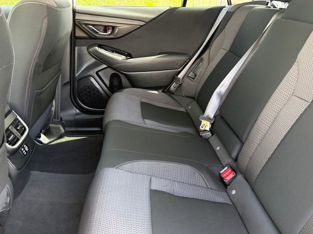 Used 2025 Subaru Outback Premium image 30