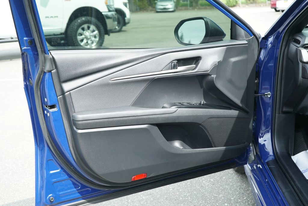 Used 2025 Toyota Camry SE FWD image 16