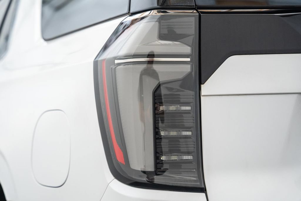 Used 2025 Chevrolet Tahoe Premier AWD/4WD image 8