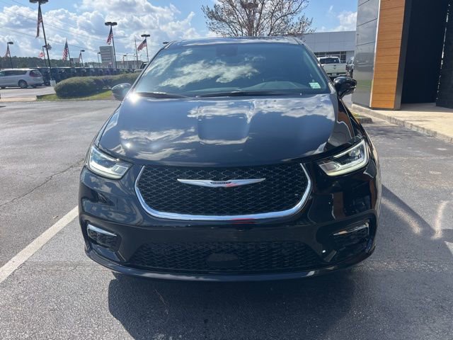 New 2026 Chrysler Pacifica Select image 3