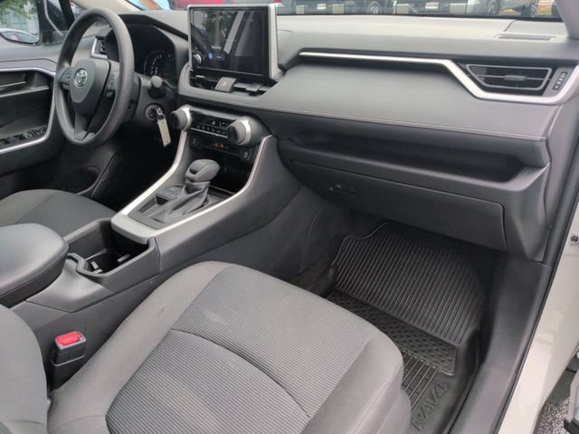 Used 2024 Toyota RAV4 LE FWD image 18