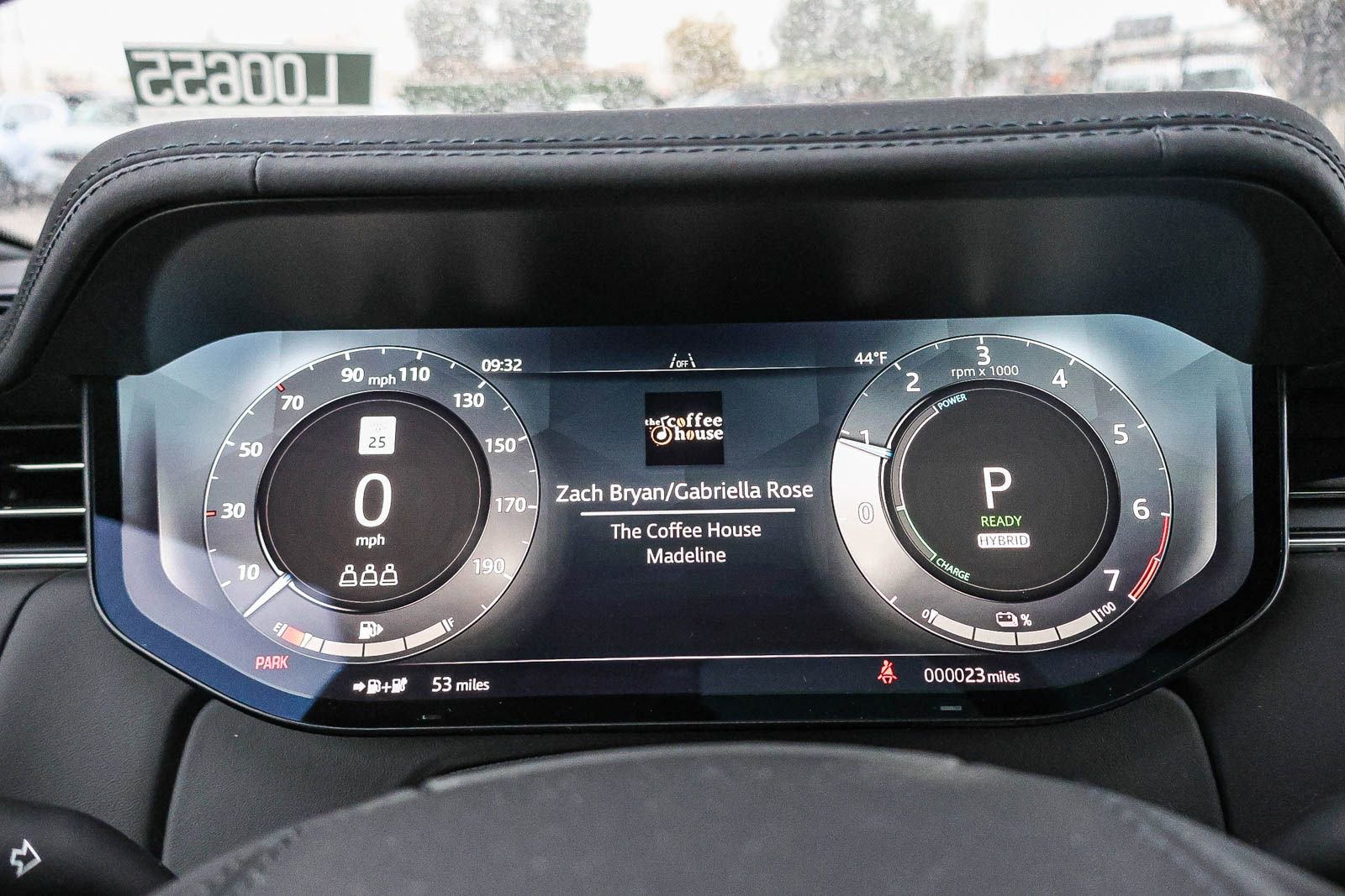 New 2025 Land Rover Range Rover SE AWD/4WD image 30