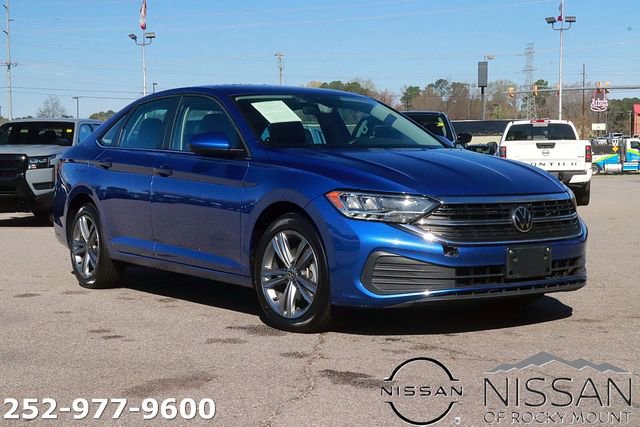 Used 2024 Volkswagen Jetta SE image 1