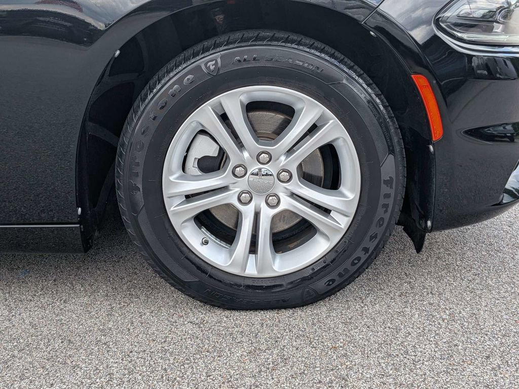 Used 2022 Dodge Charger SXT w/ Leather Interior Group RWD image 10