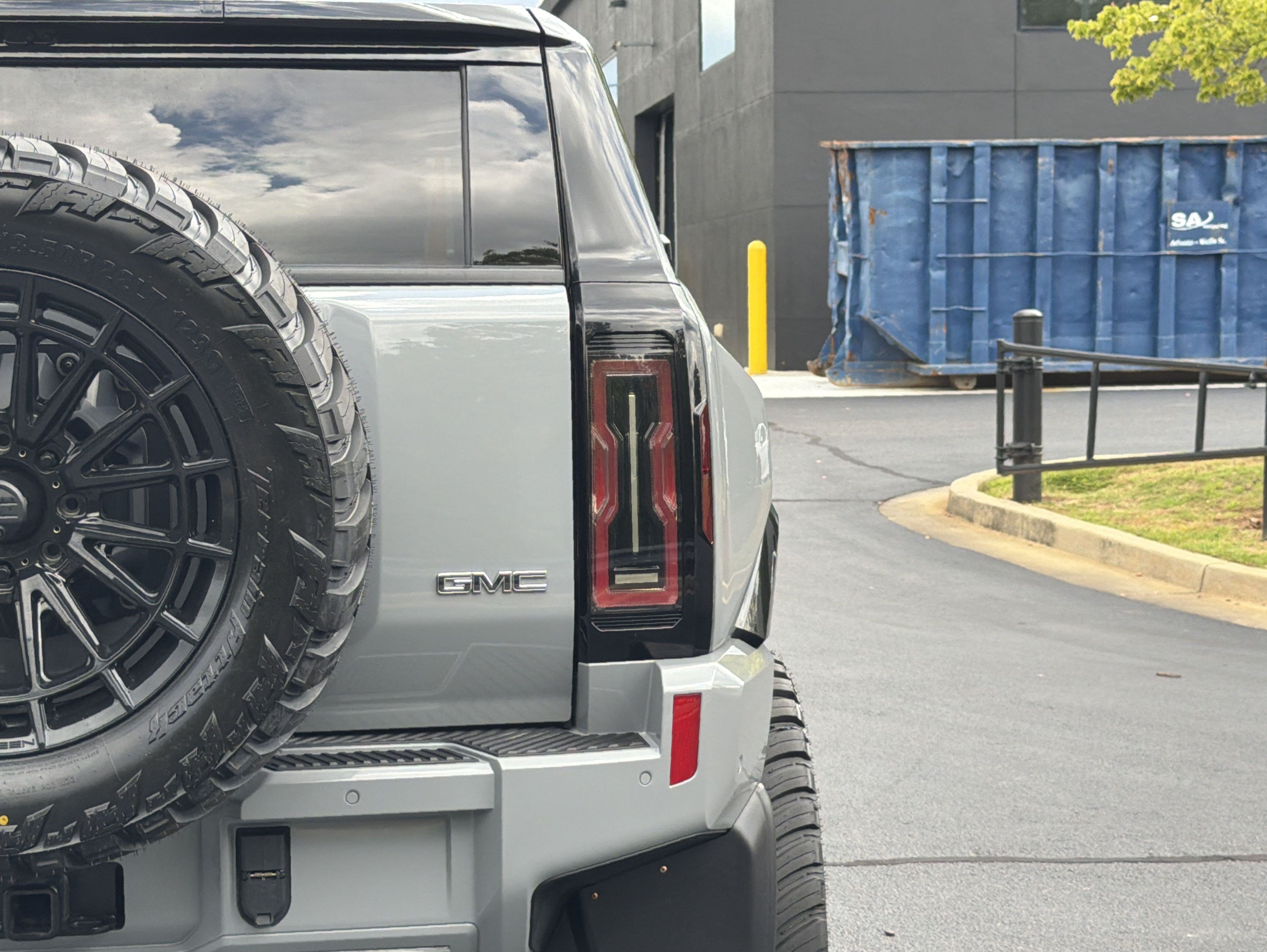 Used 2024 GMC Hummer EV 3X w/ LPO, Illumination Package AWD/4WD image 25