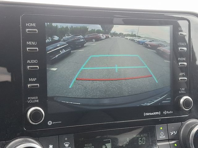 Used 2021 Toyota Highlander XLE AWD/4WD image 25