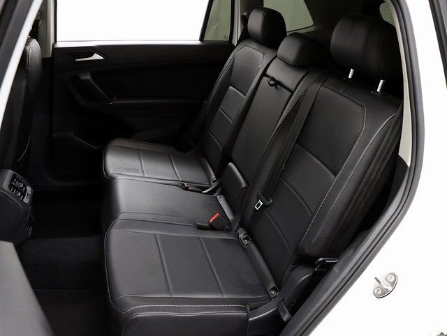 Used 2020 Volkswagen Tiguan SE AWD/4WD image 11