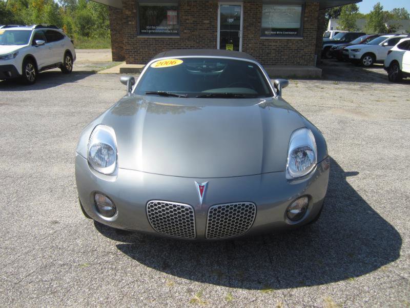 Used 2006 Pontiac Solstice Convertible w/ Premium Package image 6