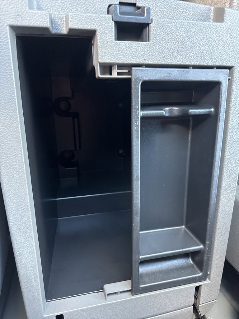 Used 2018 Nissan NV 3500 SV image 15