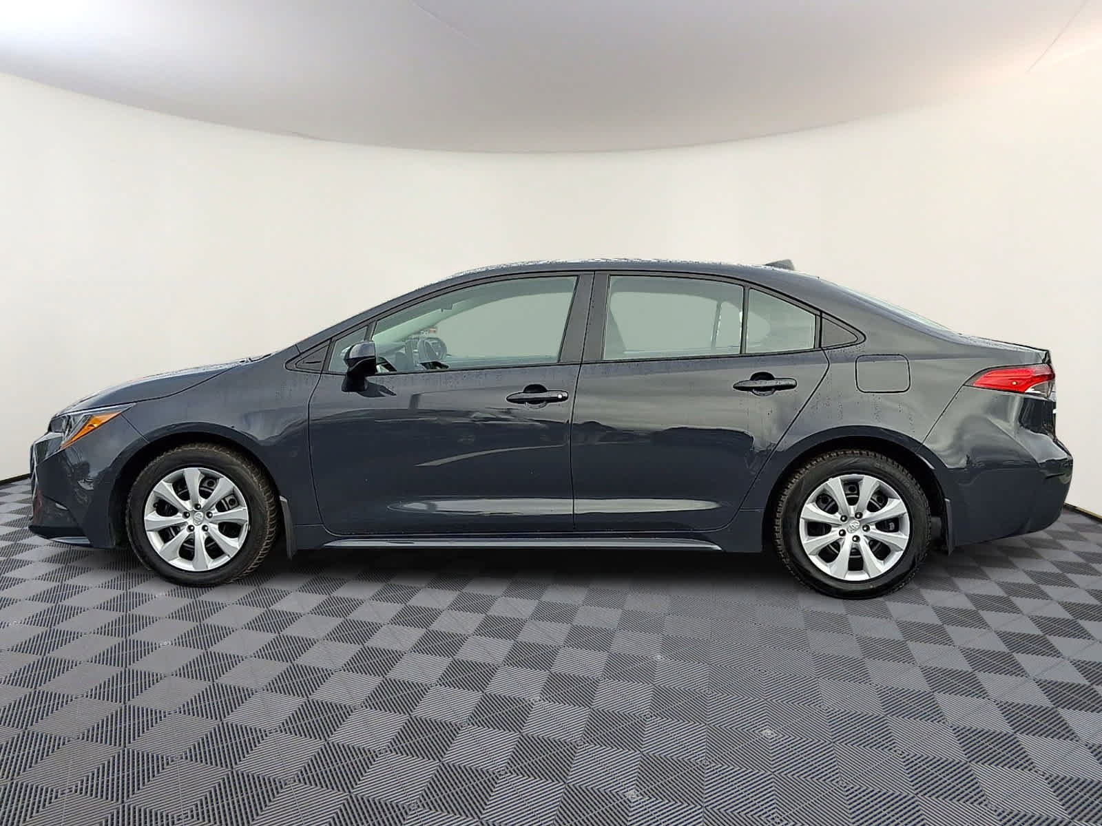 Used 2024 Toyota Corolla LE FWD image 9