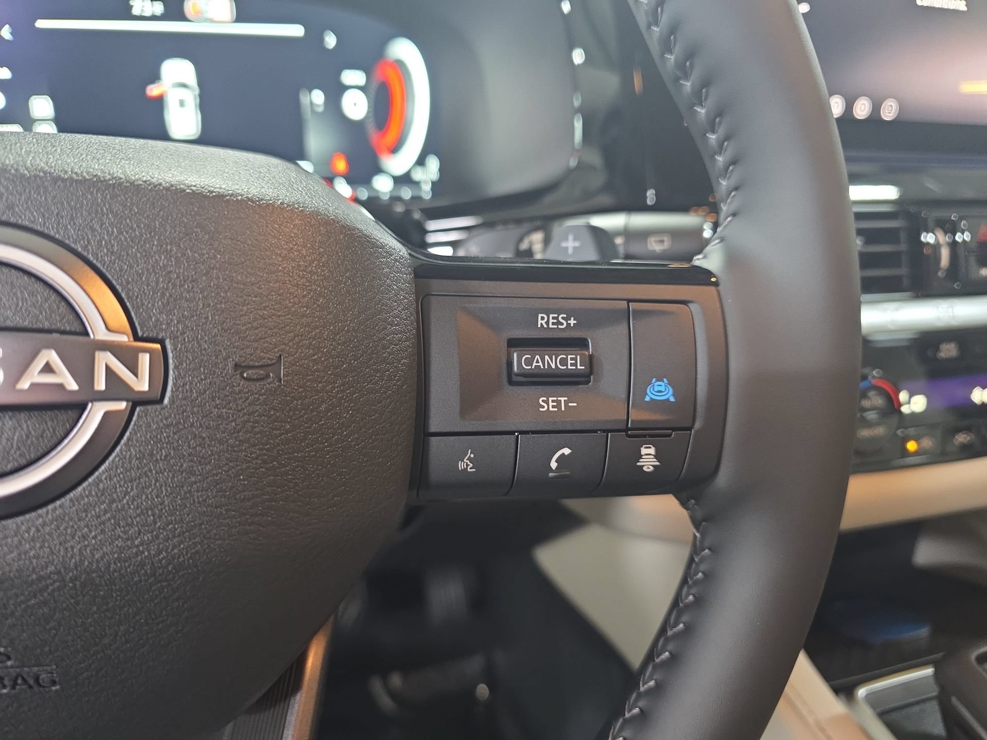 New 2026 Nissan Pathfinder SL FWD image 18