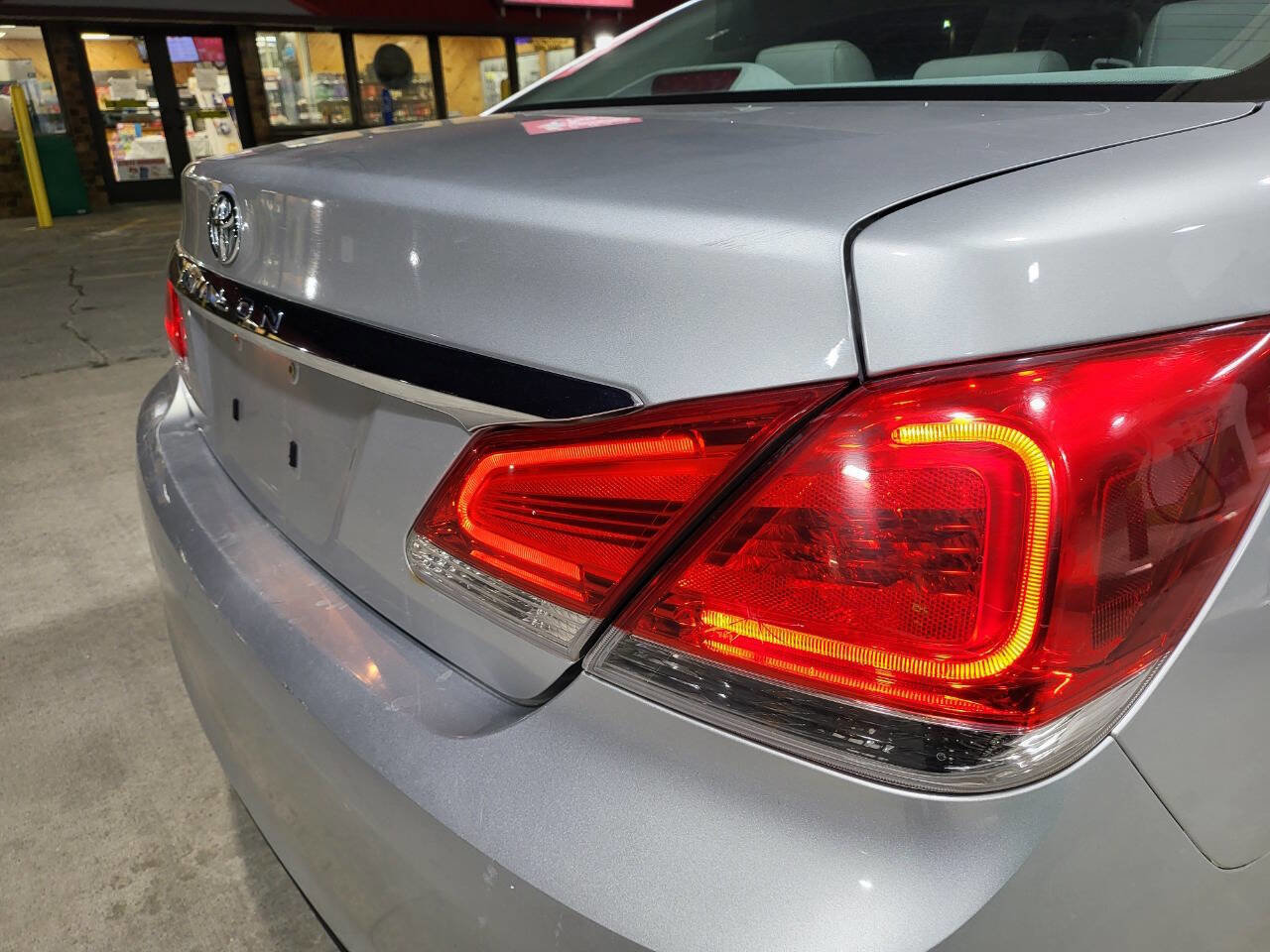 Used 2011 Toyota Avalon Limited FWD image 7