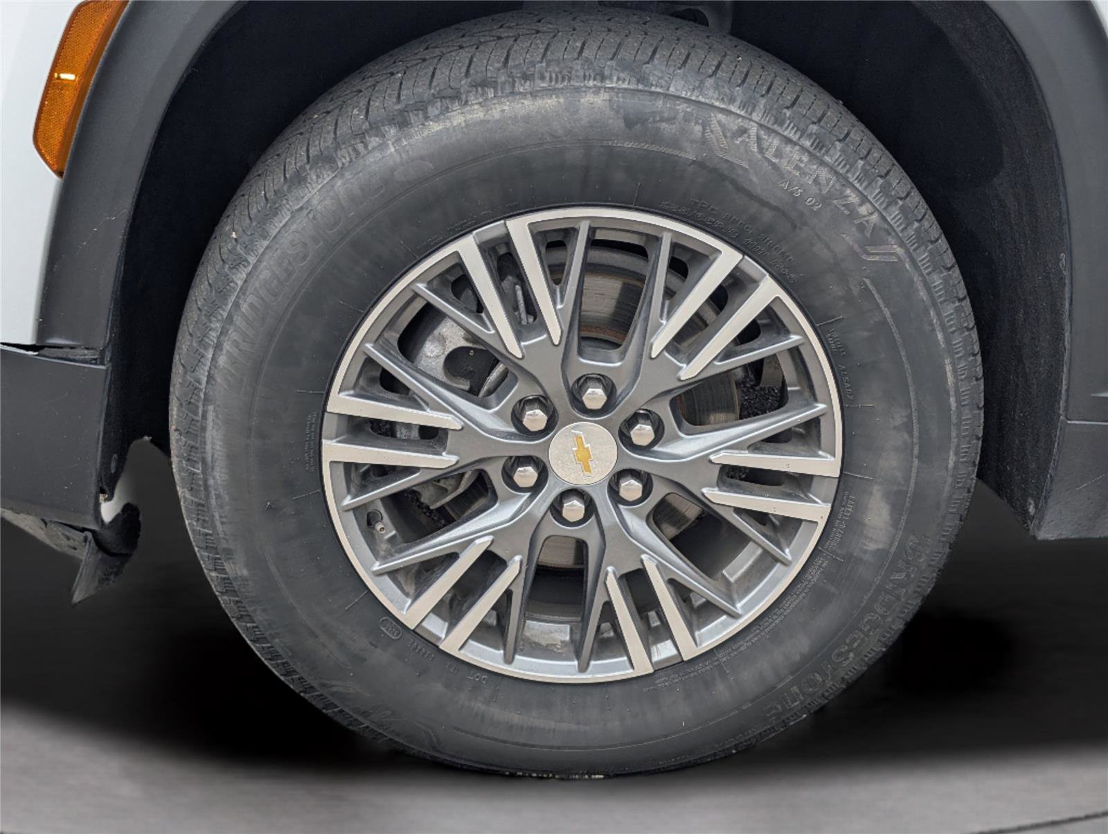 Used 2024 Chevrolet Traverse LT image 9