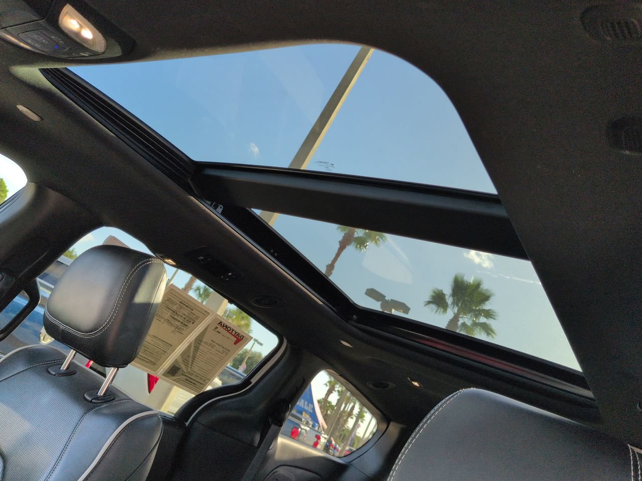 Certified 2026 Chrysler Pacifica Limited FWD image 18