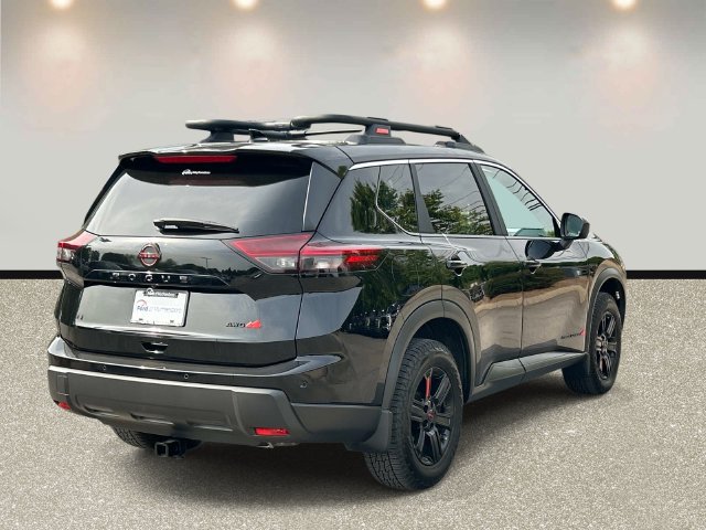 Used 2025 Nissan Rogue SV AWD/4WD image 5