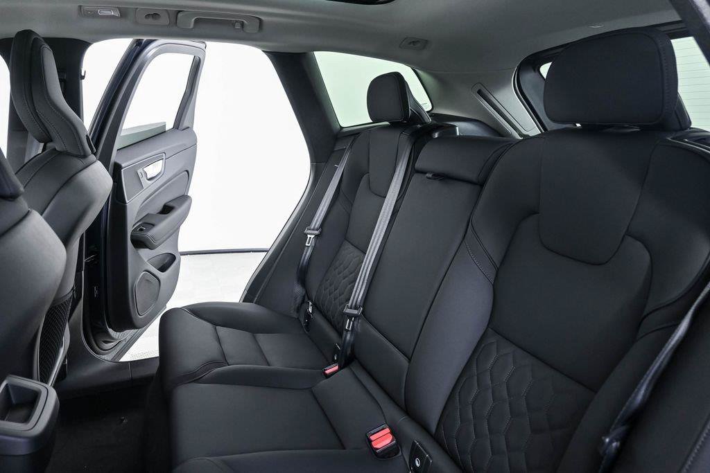 New 2026 Volvo XC60 B5 Plus w/ Protection Package Premier AWD/4WD image 20