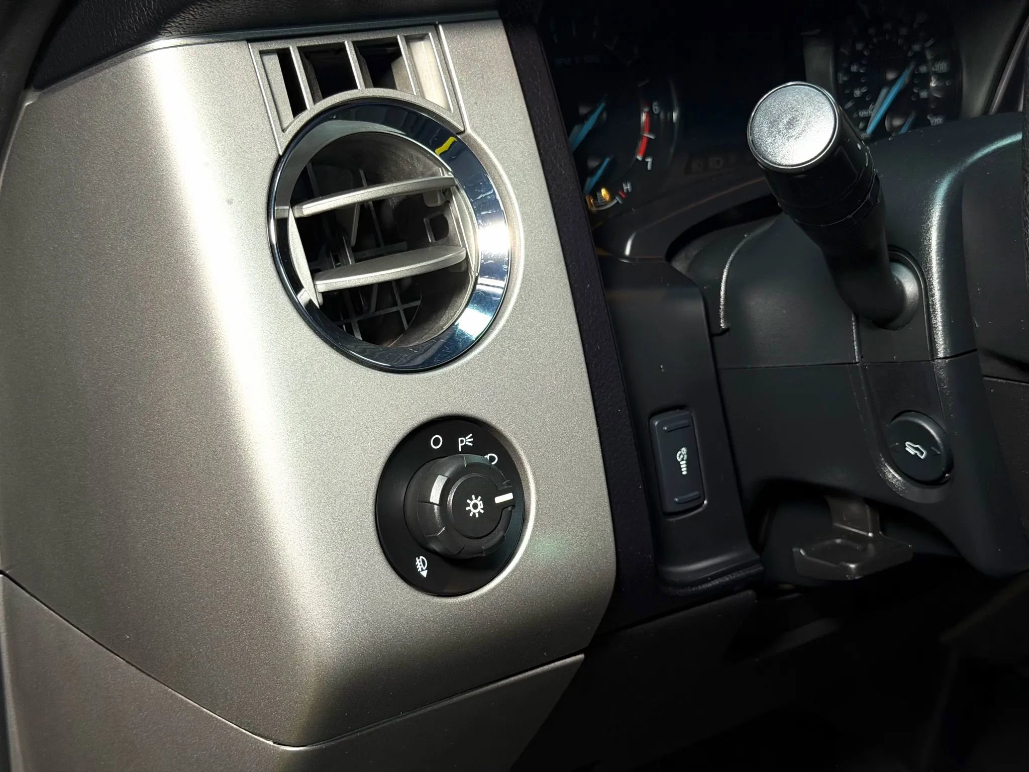 Used 2017 Ford Expedition XLT image 27