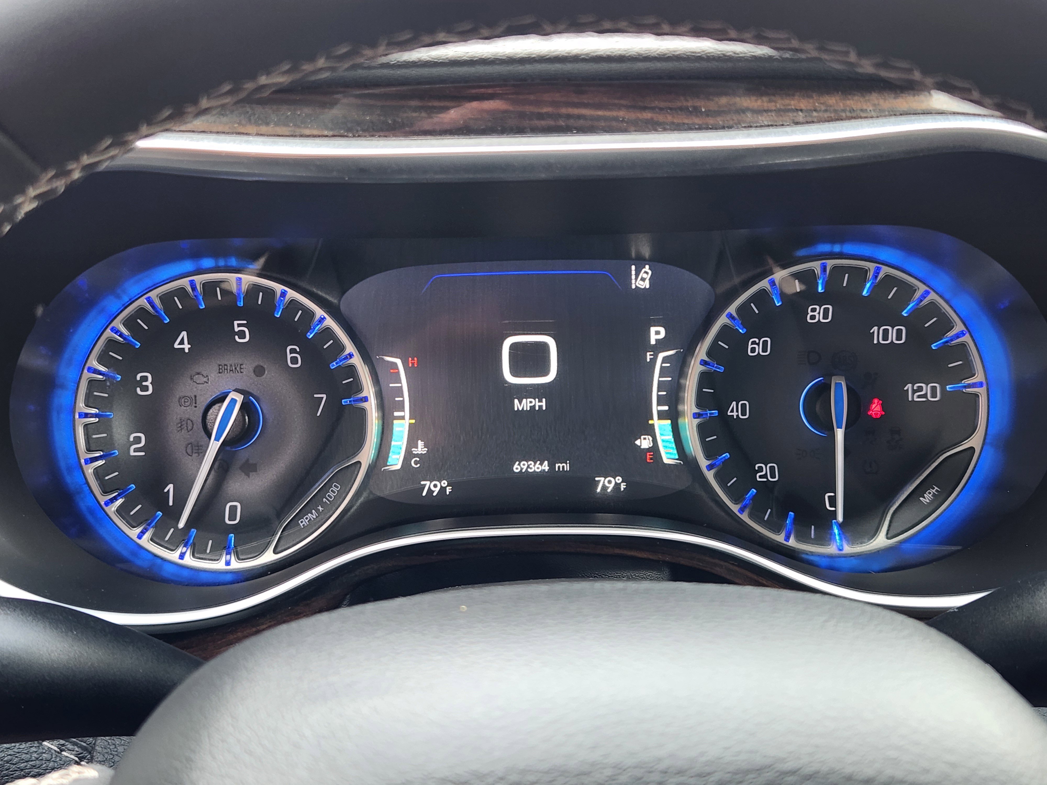 Used 2023 Chrysler Pacifica Limited FWD image 17