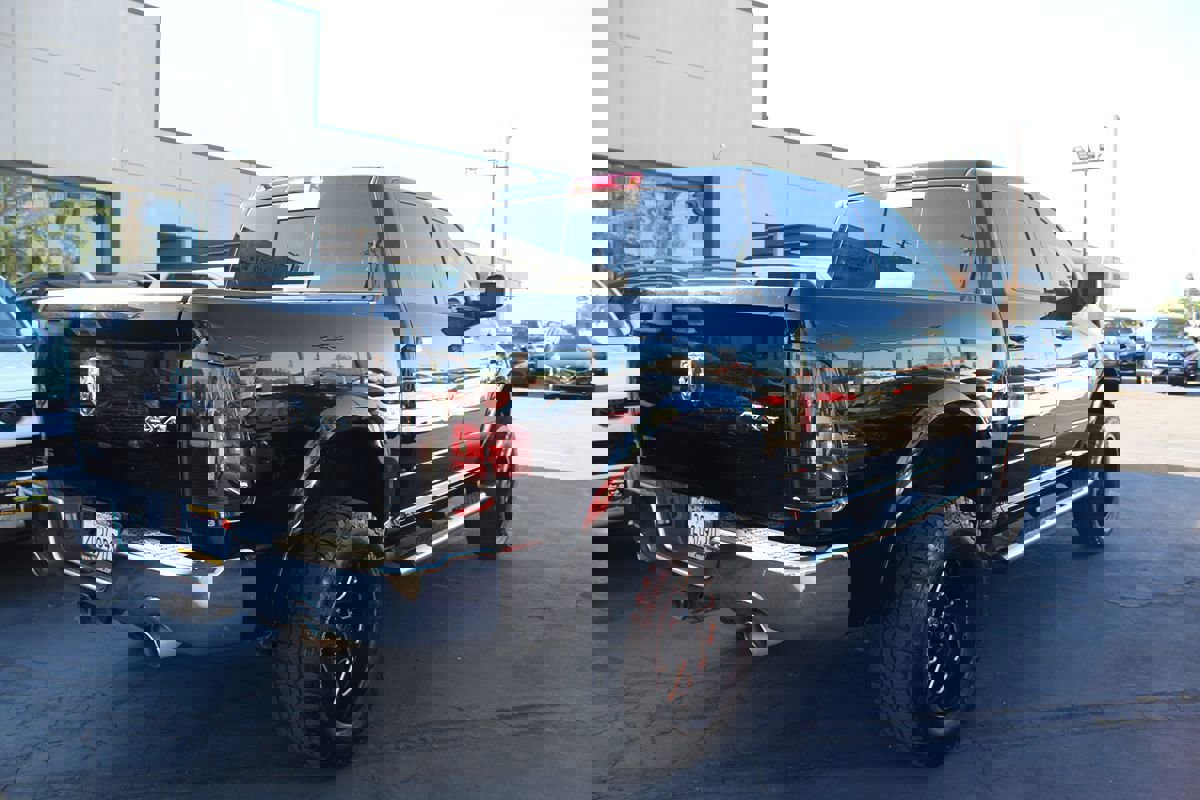 Used 2014 RAM 1500 Laramie w/ Convenience Group image 7