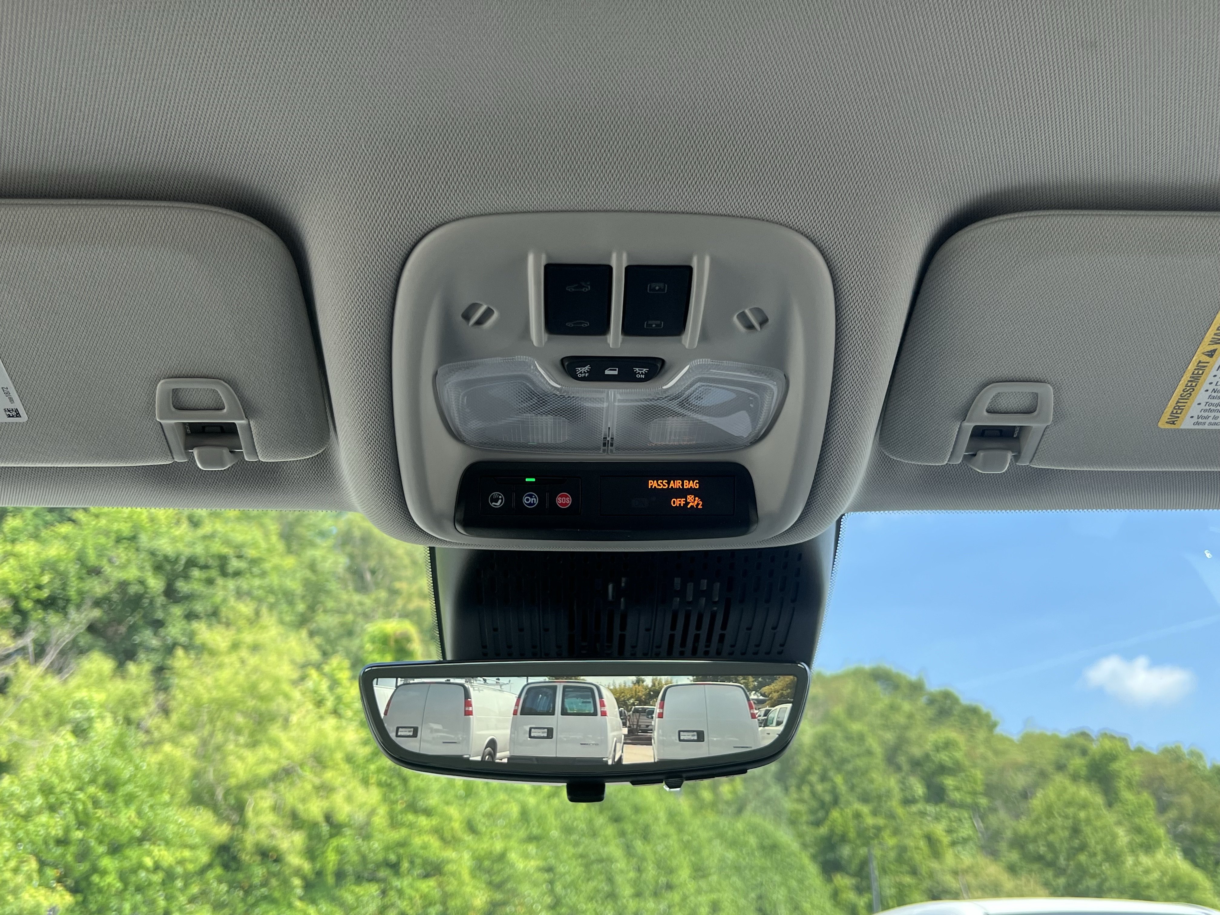 New 2027 Chevrolet Bolt RS w/ Technology Package FWD image 31