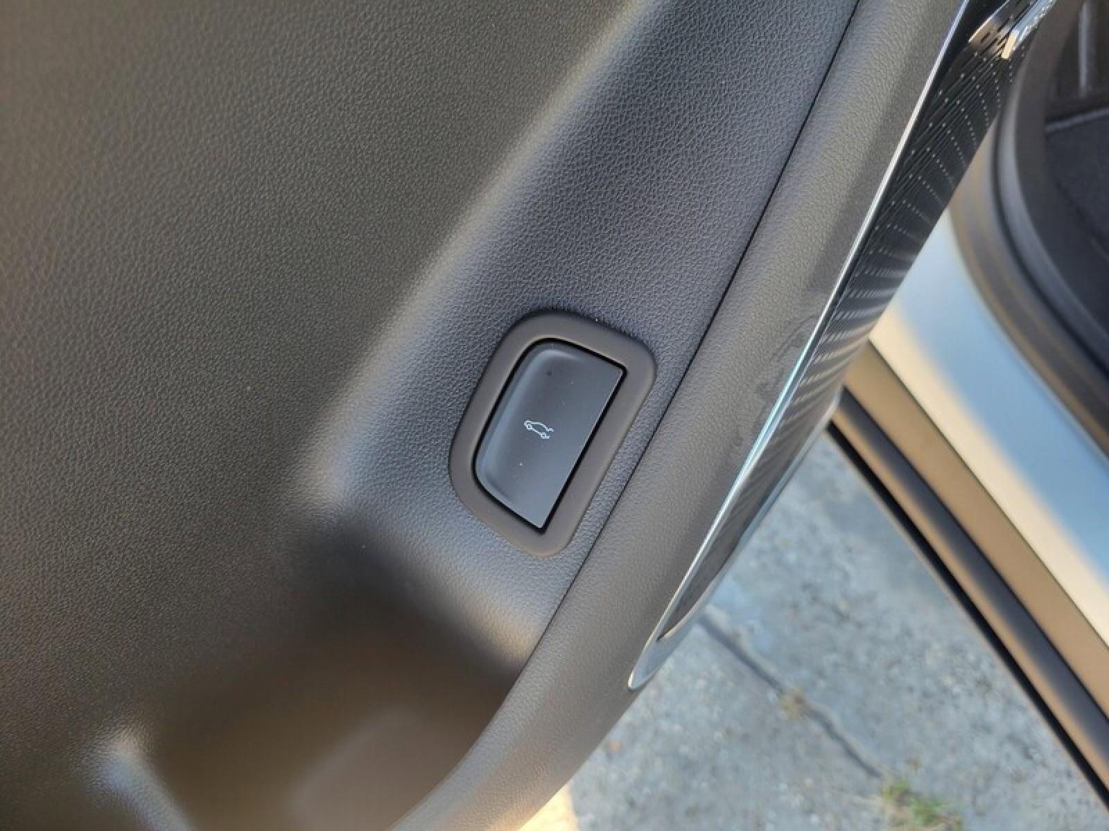 New 2026 GMC Acadia Elevation image 15