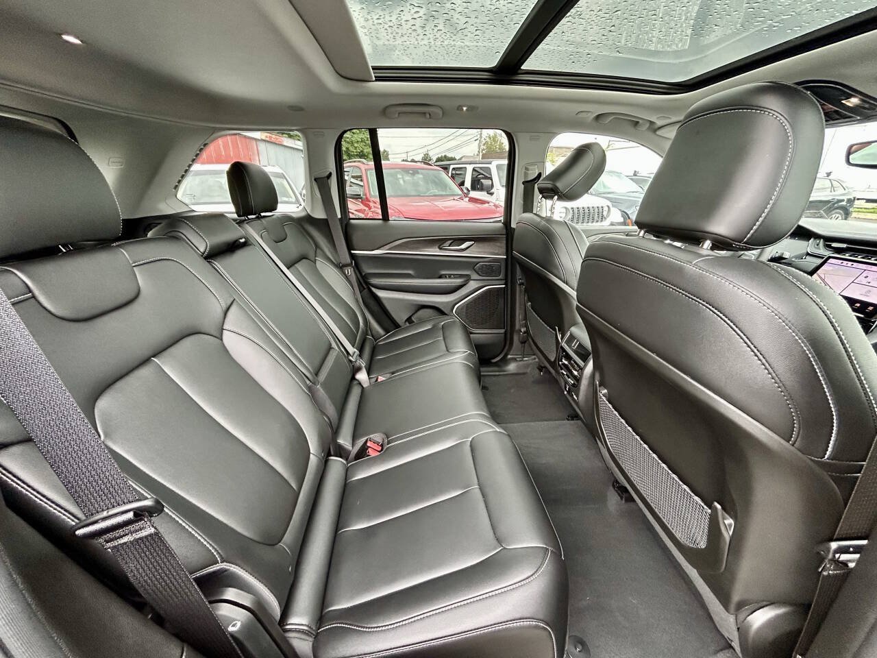 Used 2024 Jeep Grand Cherokee Limited 4xe AWD/4WD image 12