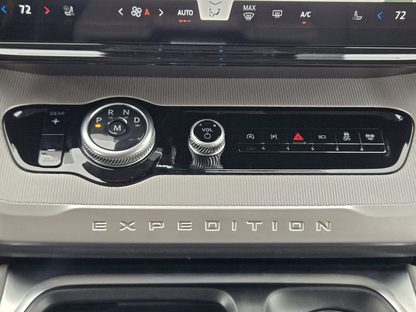 New 2026 Ford Expedition Active image 18