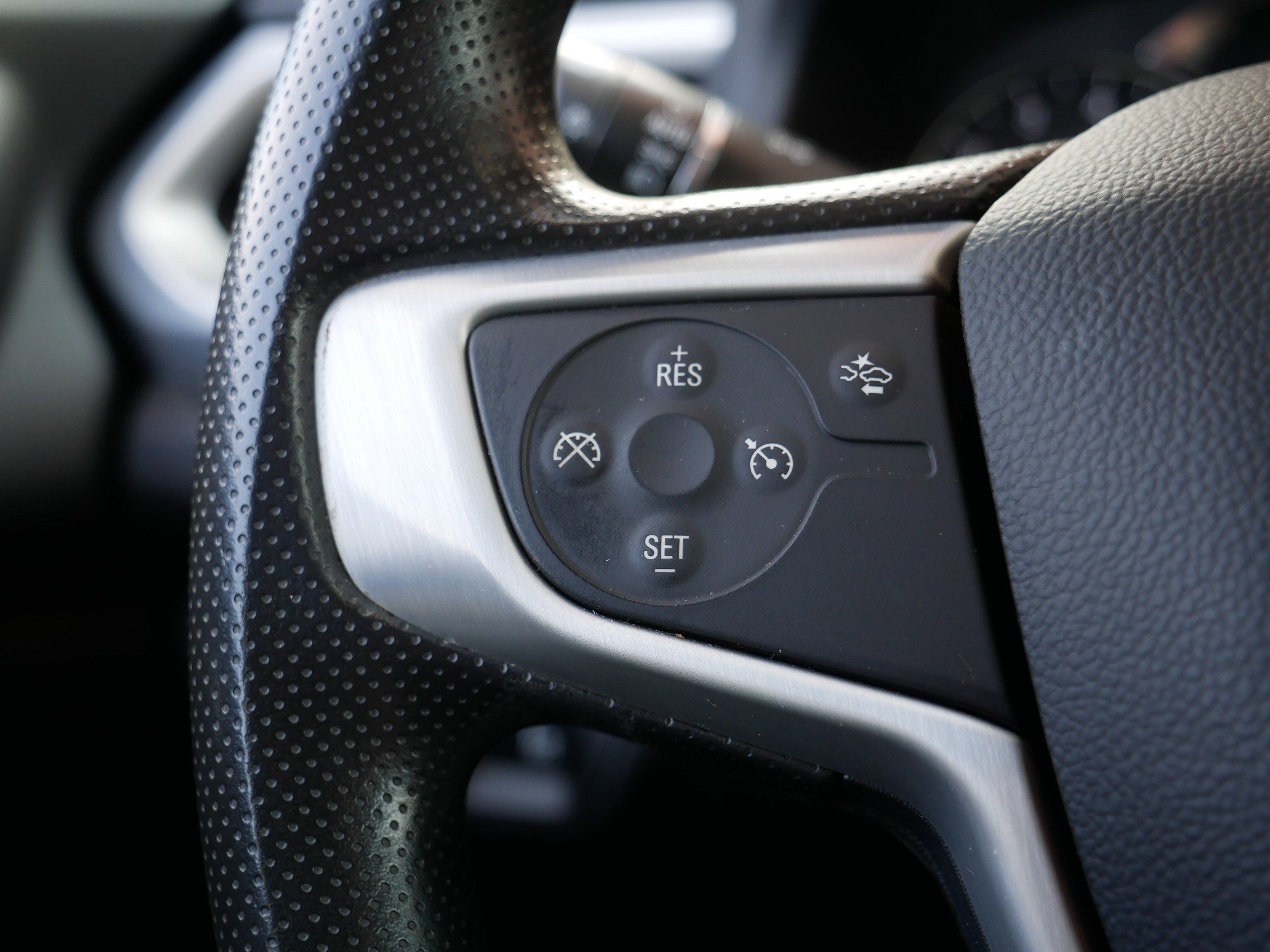 Used 2023 GMC Acadia SLE w/ Driver Convenience Package image 28