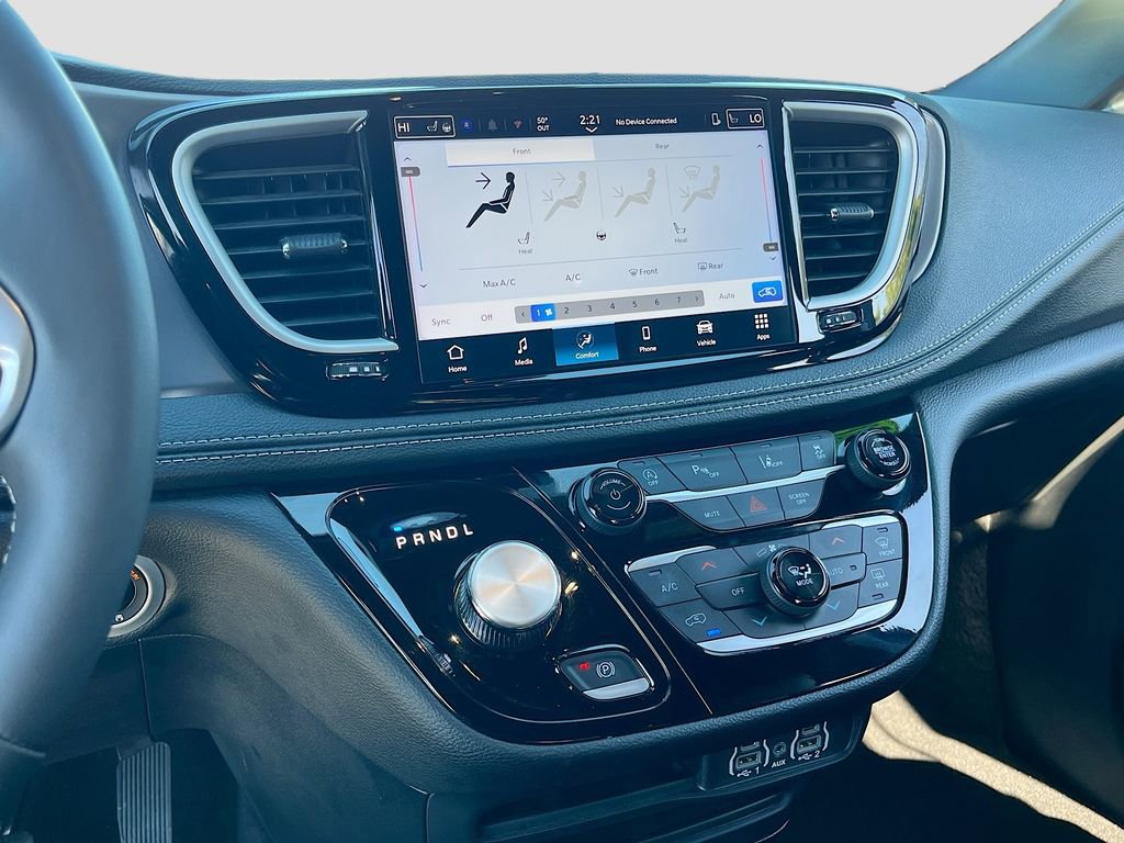 Certified 2025 Chrysler Pacifica Select image 13