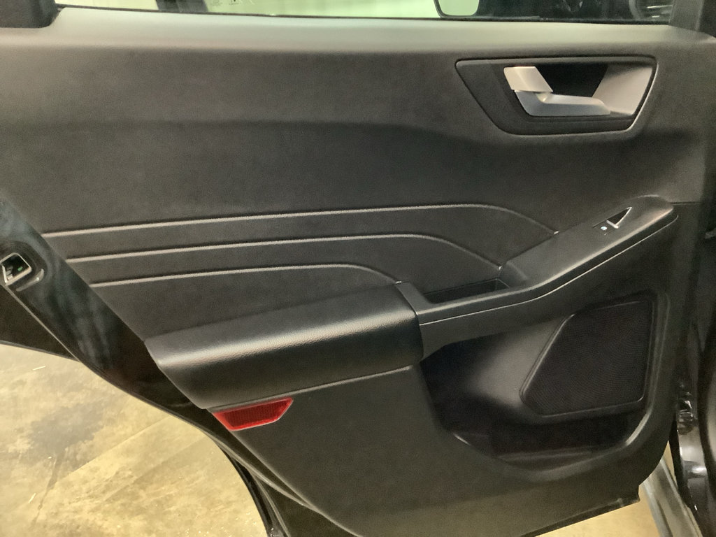 Used 2024 Ford Escape Platinum AWD/4WD image 22