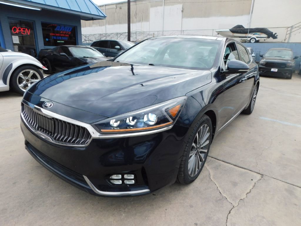 Used 2017 Kia Cadenza Technology FWD image 3