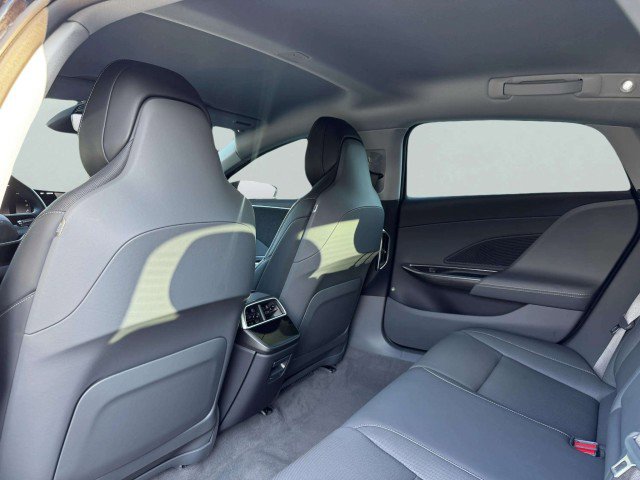 Used 2025 Lucid Air Pure image 38