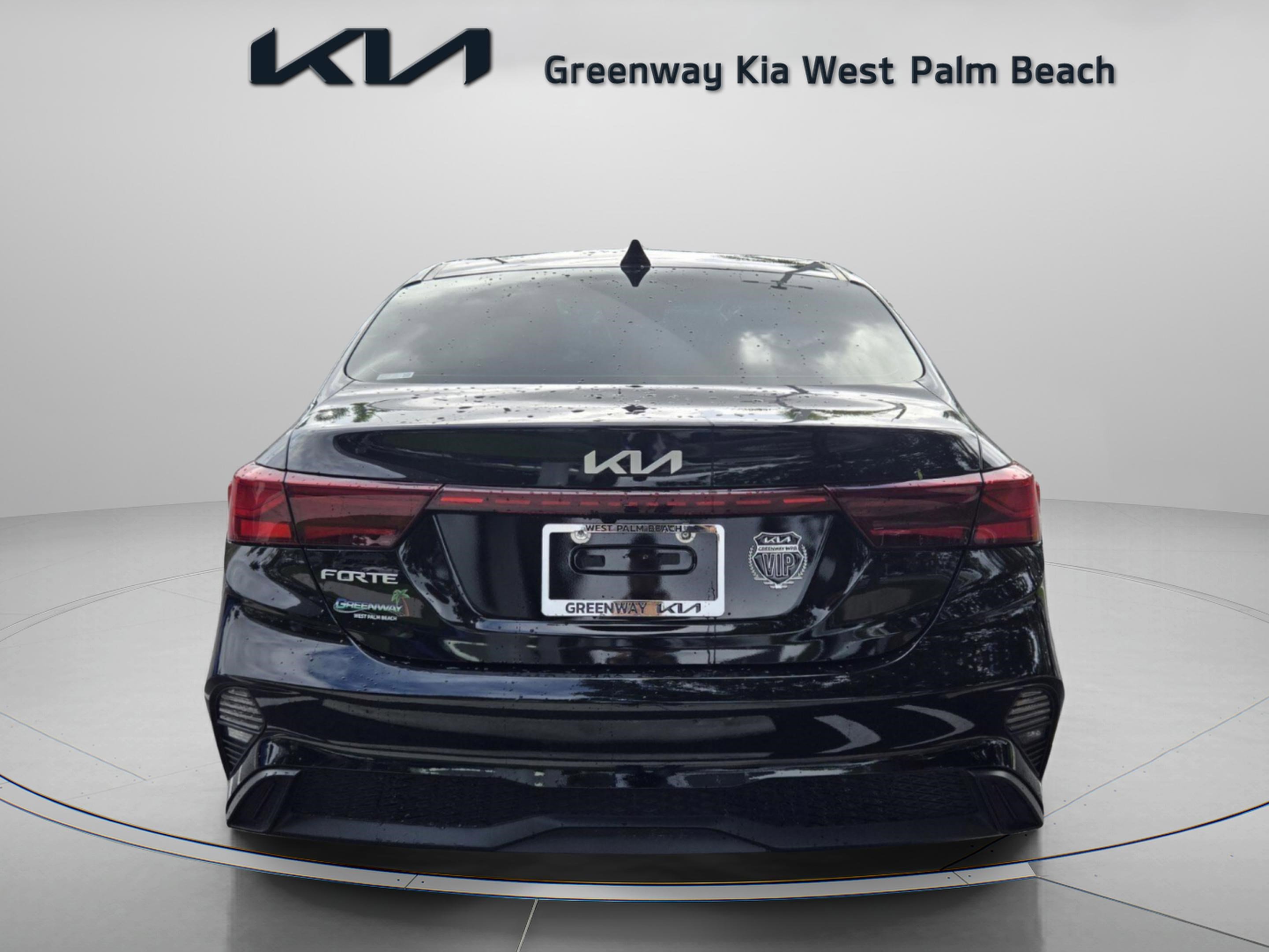 Used 2024 Kia Forte LXS w/ LXS Technology Package image 6