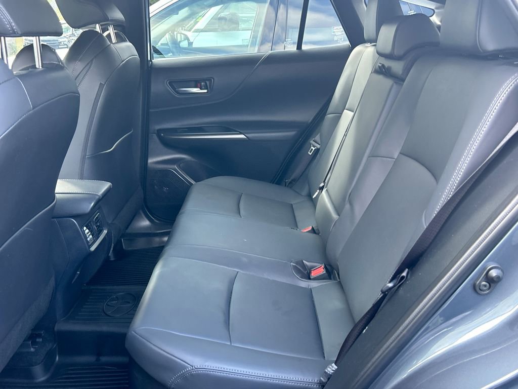 Used 2024 Toyota Venza XLE image 25