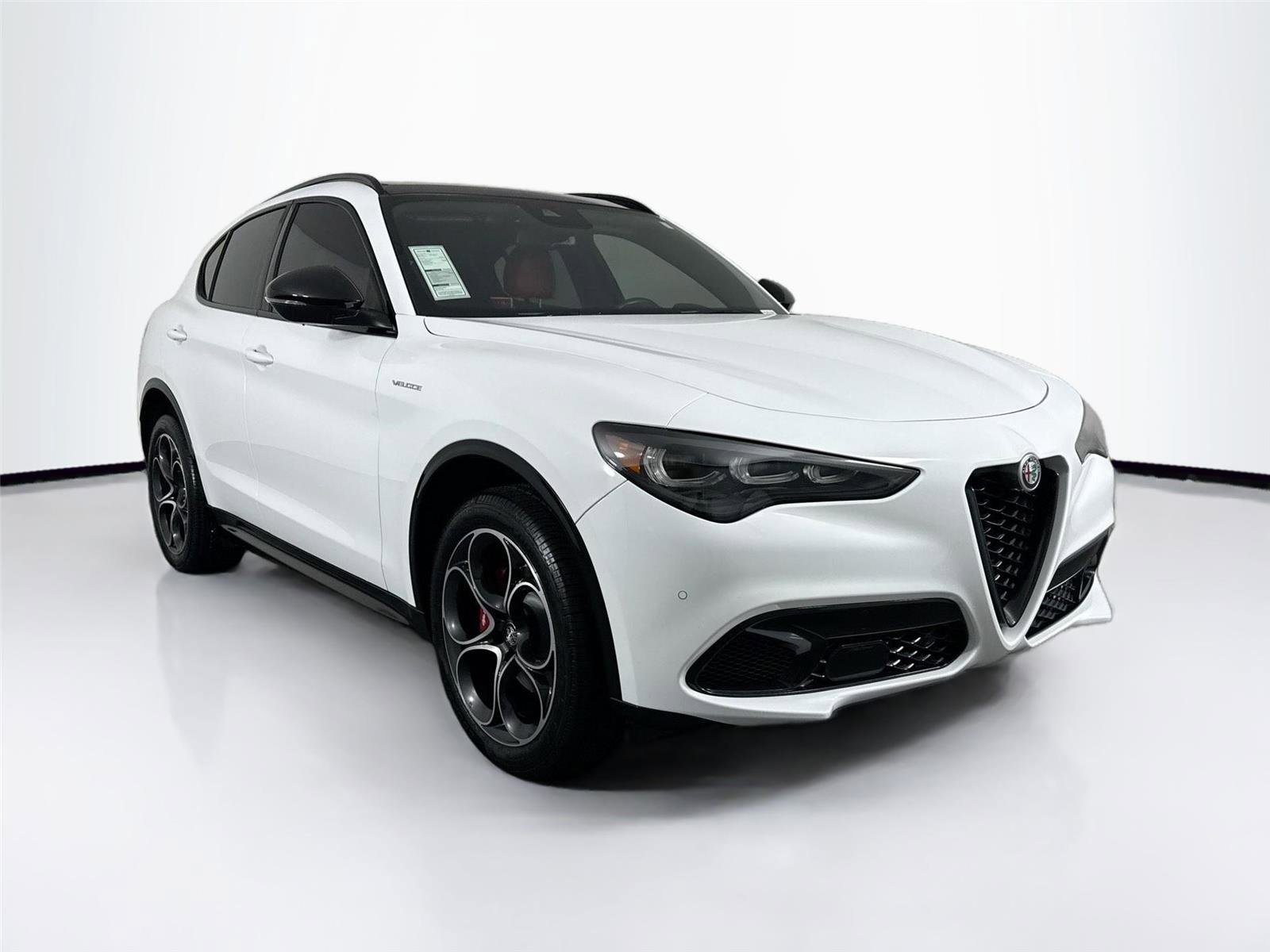 Used 2024 Alfa Romeo Stelvio Veloce image 10