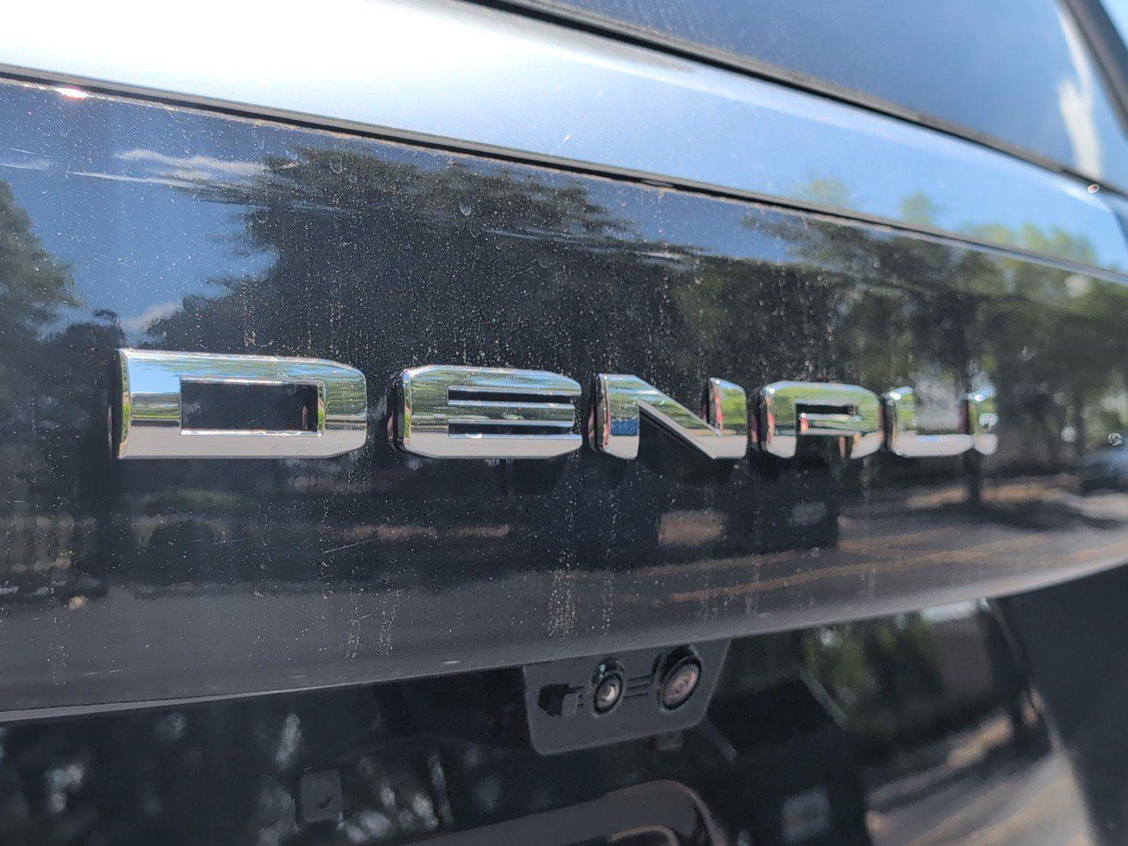 New 2026 GMC Yukon XL Denali w/ Denali Reserve Package AWD/4WD image 10