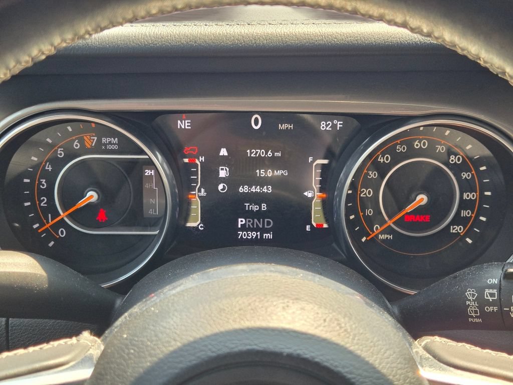 Used 2018 Jeep Wrangler Unlimited Sahara AWD/4WD image 25